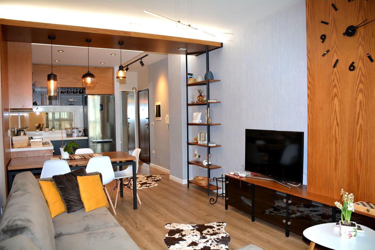 Central Luxury Apartment Tiranë Bilik gambar