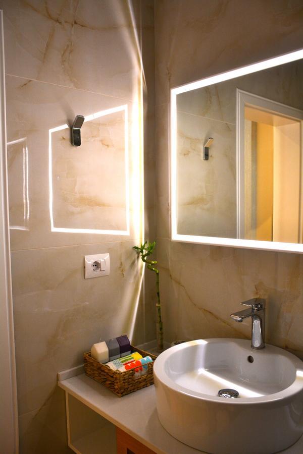 Central Luxury Apartment Tiranë Bilik gambar